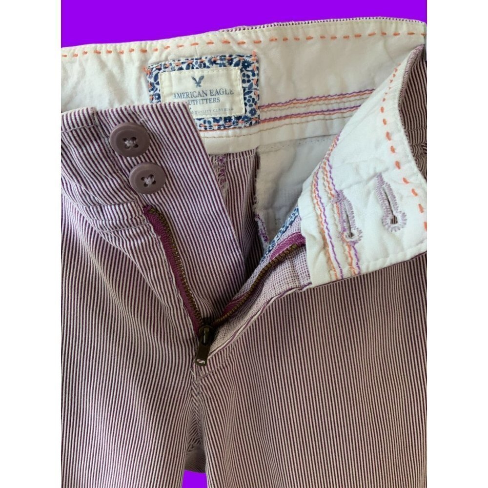 AMERICAN EAGLE OUTFITTER LADIES PURPLE WHITE STRIPPED POCKETED CAPRI PANTS EUC 6 - Picture 3 of 5